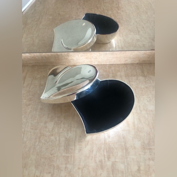 Lori Greiner heart shape mirrored jewelry box - Picture 1 of 4